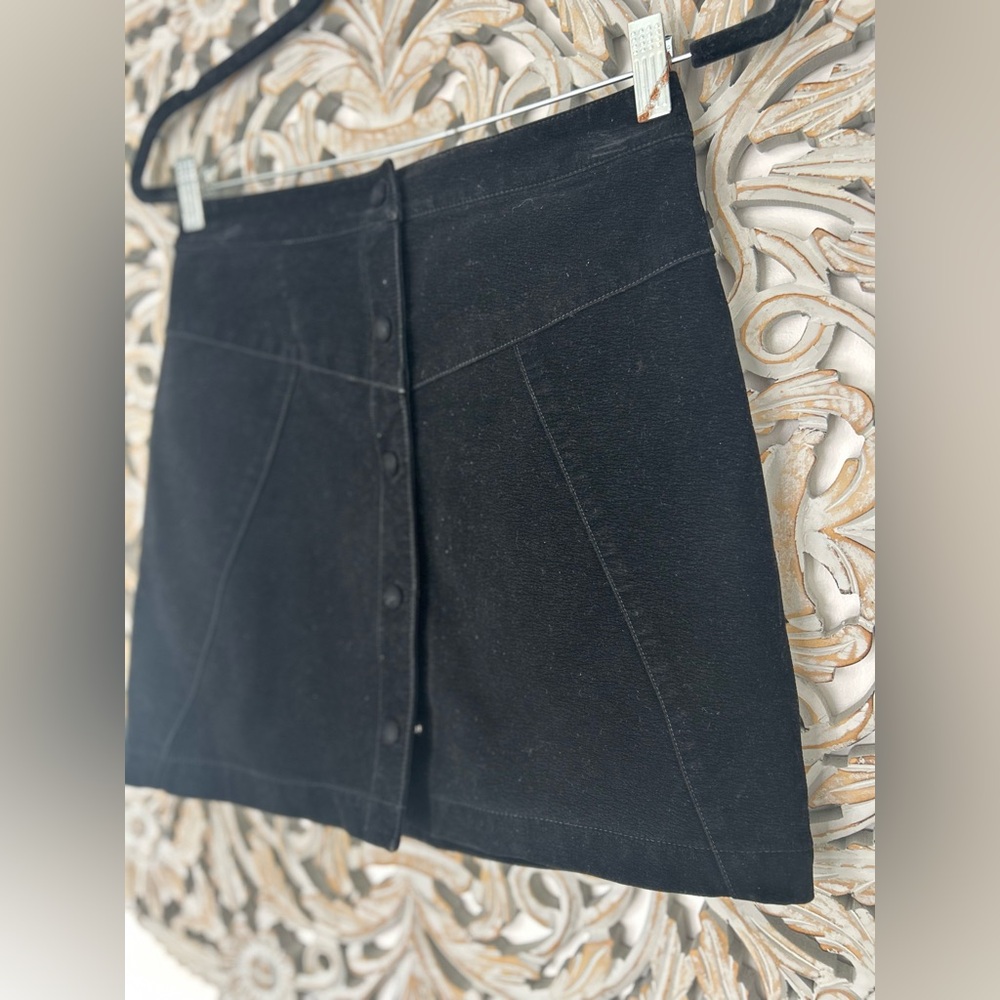 Twick Simons Black Faux Suede A-Line Short Skirt – Size S